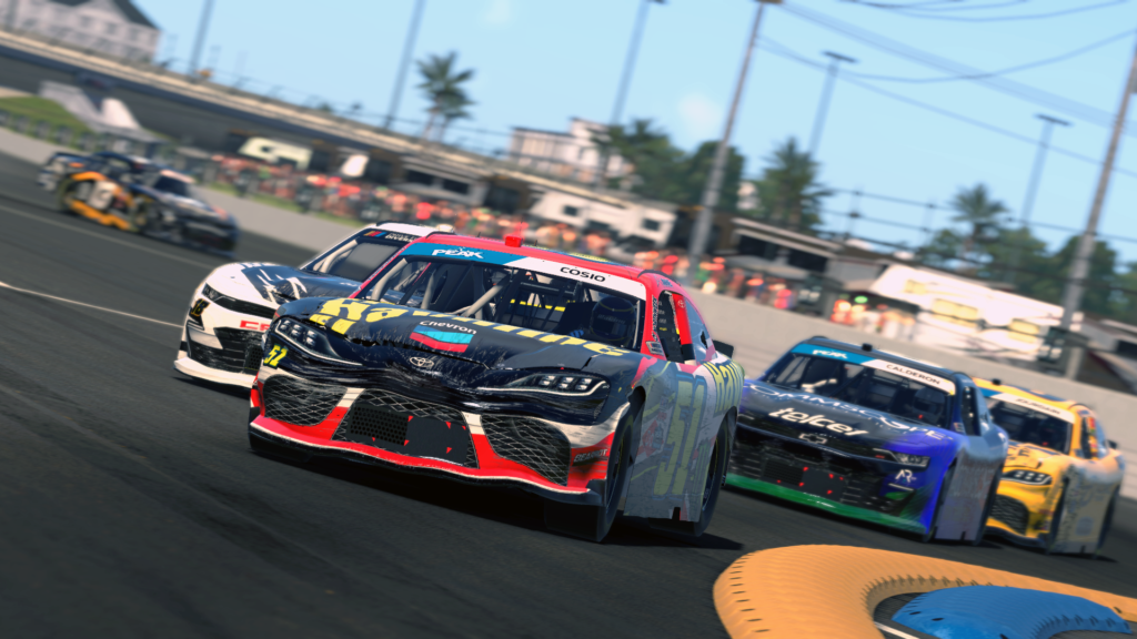 eNASCAR International: Pernia takes victory in series finale