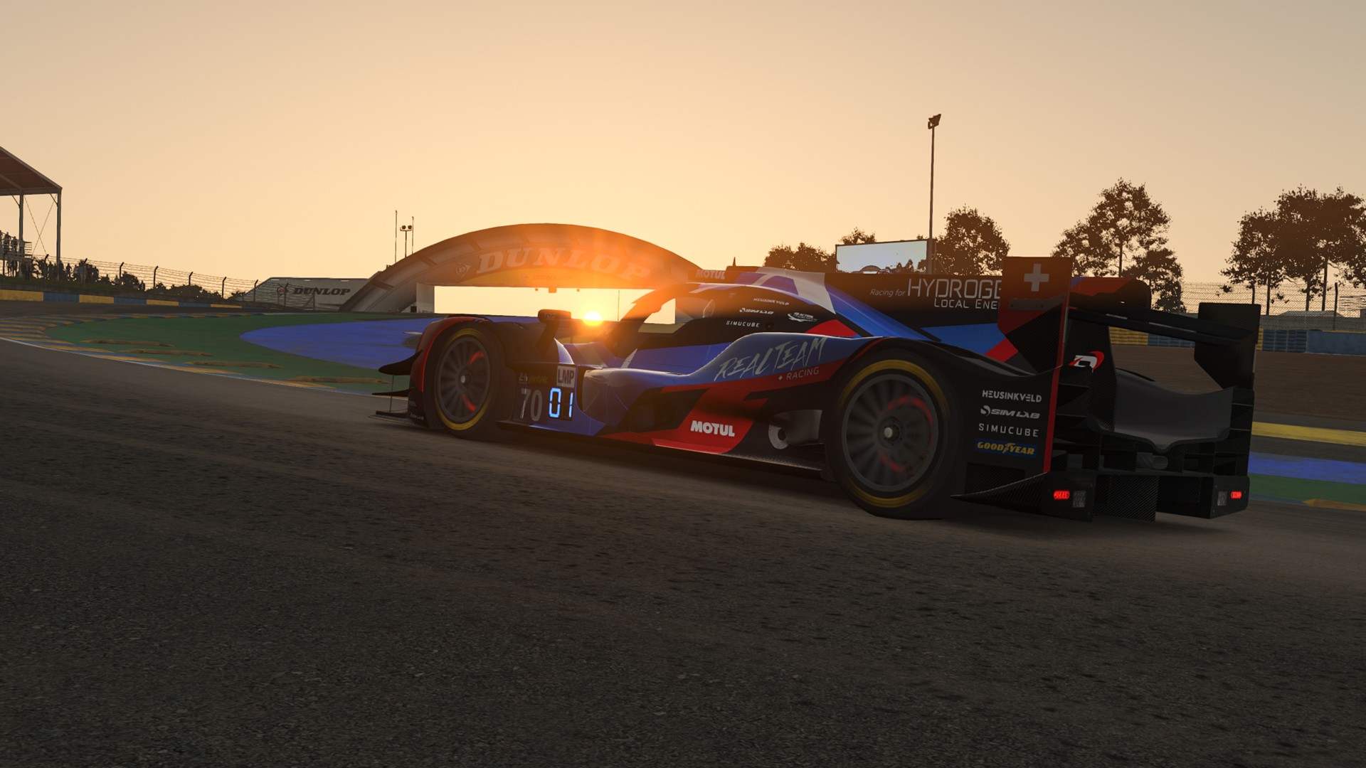 24 Hours of Le Mans Virtual, H18: Team Redline entries continue pacing class leads
